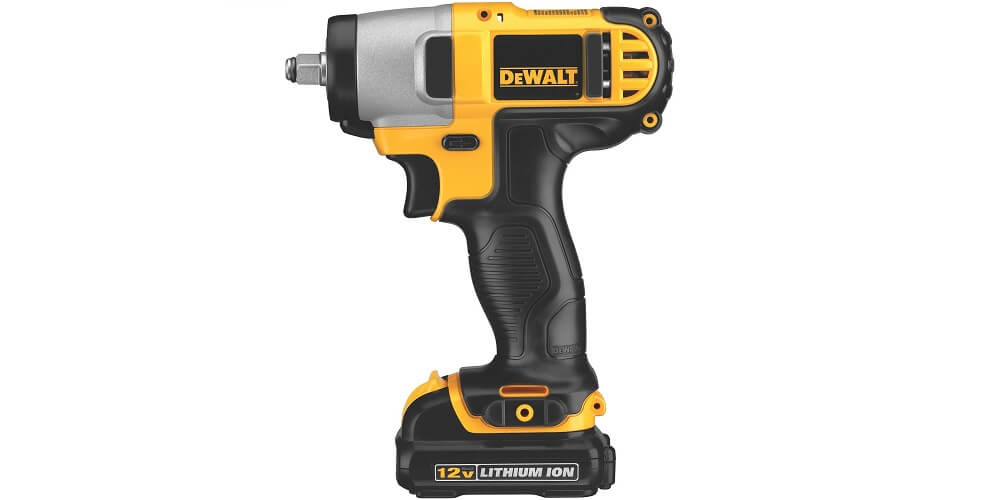 DEWALT DCF813S2 the best 3/8 impact wrench