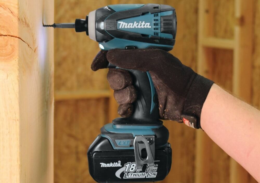 Cordless impact wrench or corded impact wrench