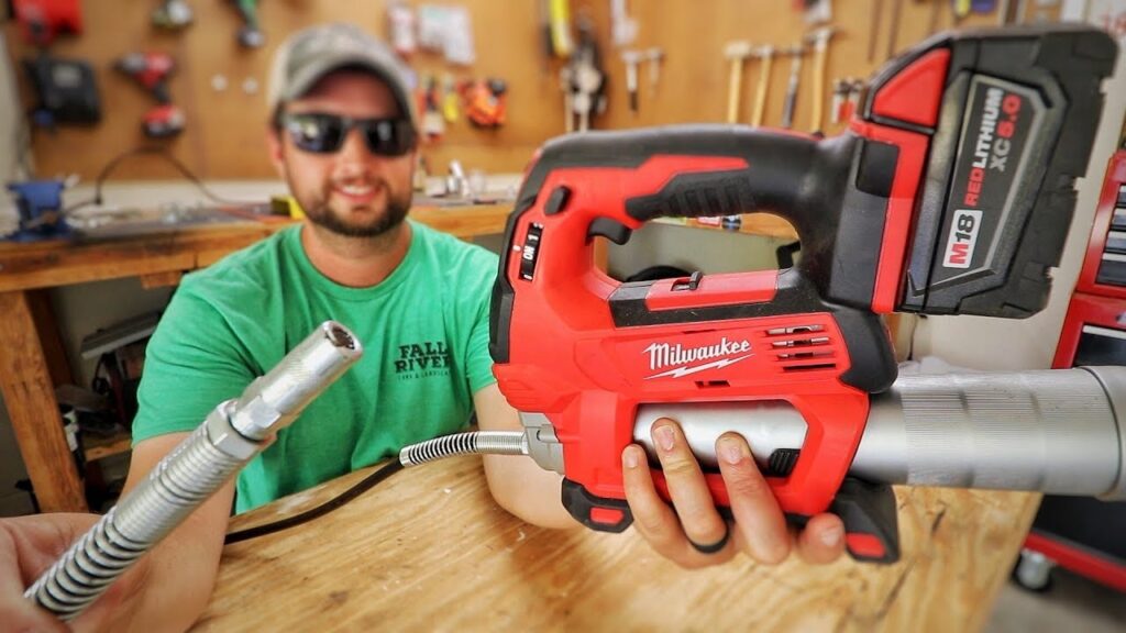 Top 3 Milwaukee Grease Guns Comparison